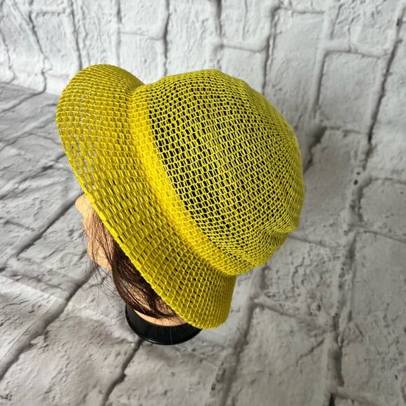 Vintage knit women’s hat yellow like new condition - Picture 1 of 5